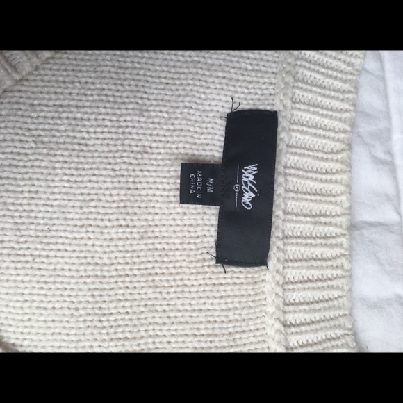 White sweater size M. - Picture 4 of 6